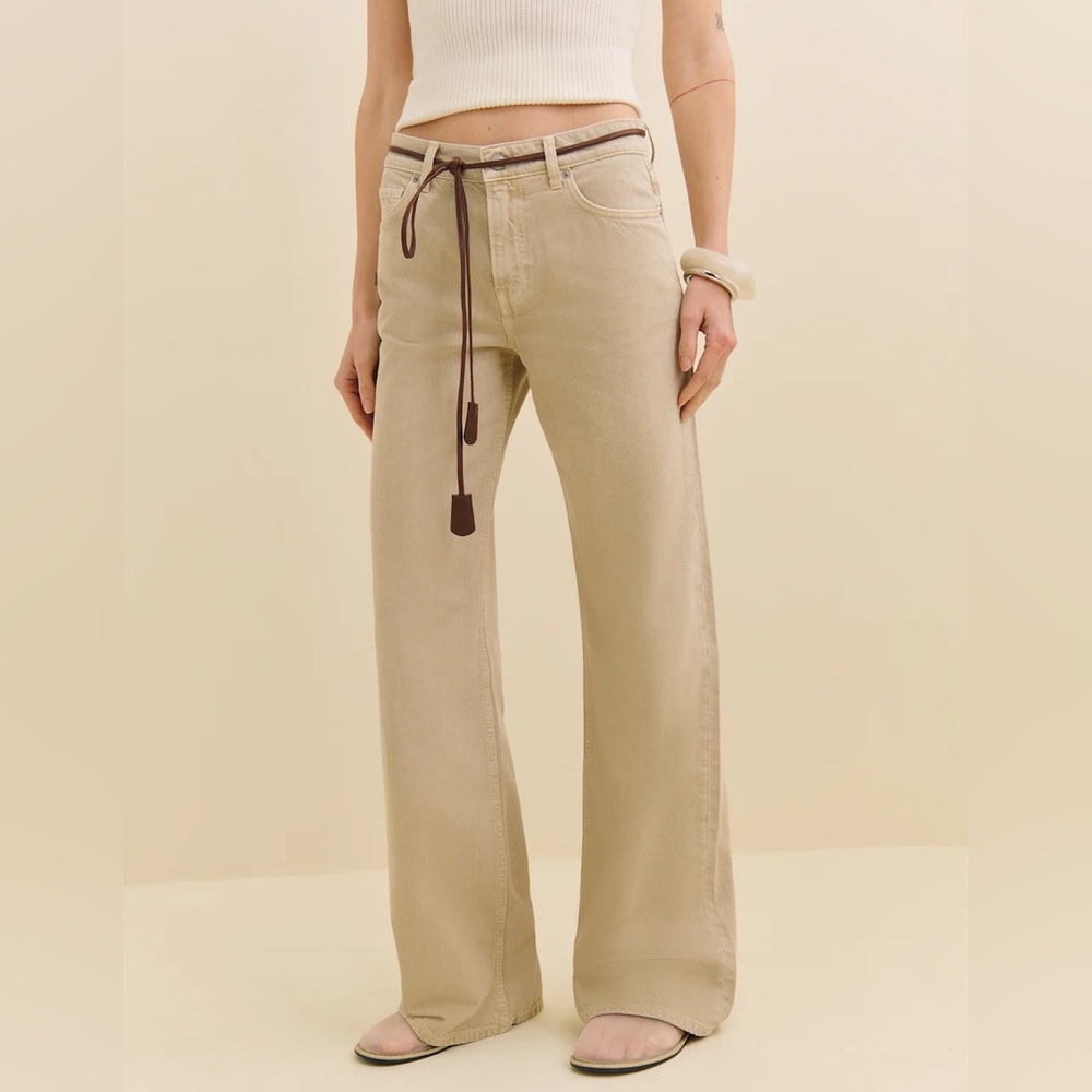 Reformation Cary Low Rise Slouchy Wide Leg Jeans in Sand Dollar 🤍